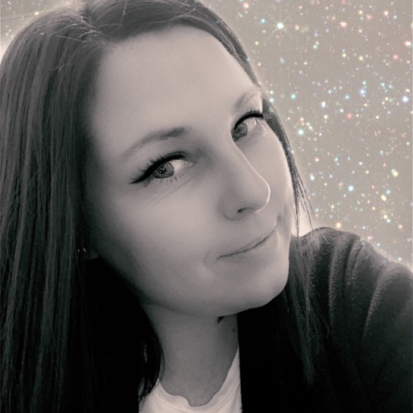 Meet your Posher, Tya - Picture 1 of 1